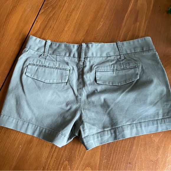 Juicy Couture Women Green Khaki Shorts - Size 10 - Picture 3 of 9